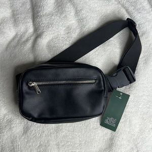 Black fanny pack / crossbody